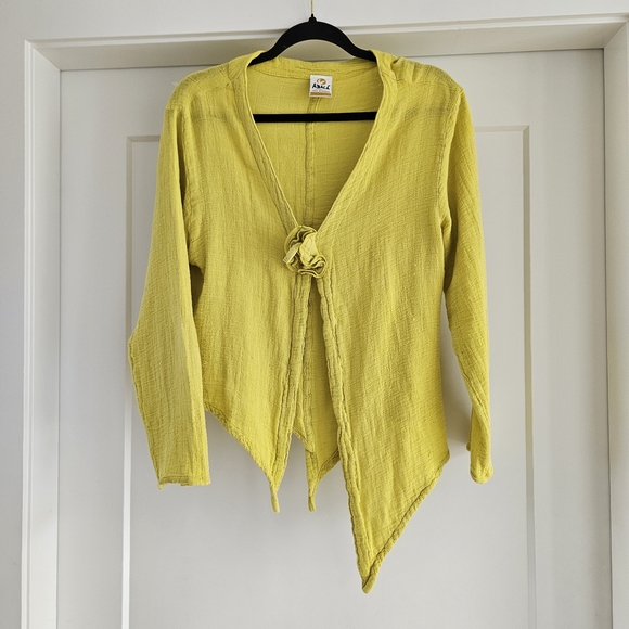 abaca Tops - Elegant Yellow Women's Blouse